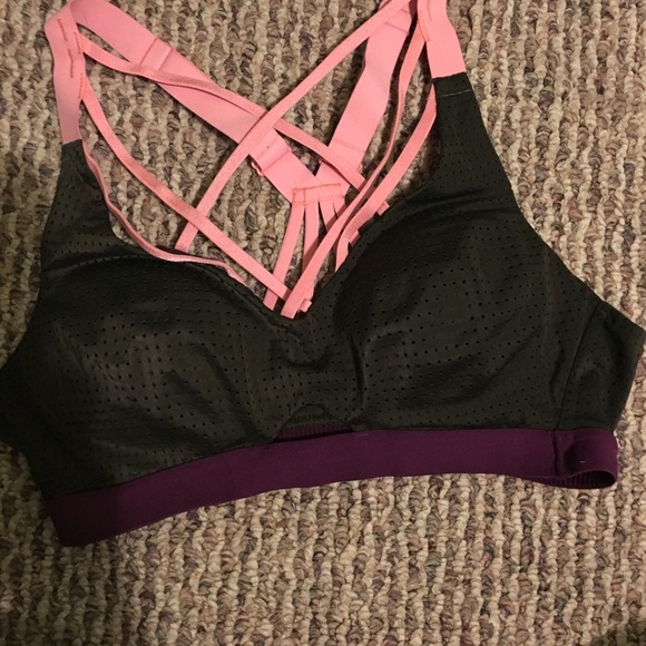 Victoria Secret Bras - Picture 3 of 4
